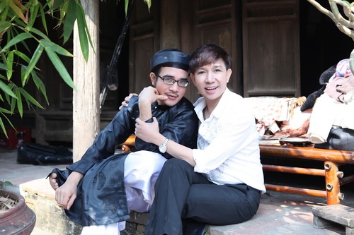 Long Nhật nhỏ bé trong vòng tay Công Dũng - 11