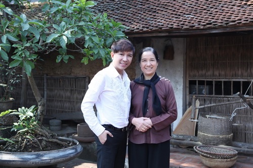 Long Nhật nhỏ bé trong vòng tay Công Dũng - 12