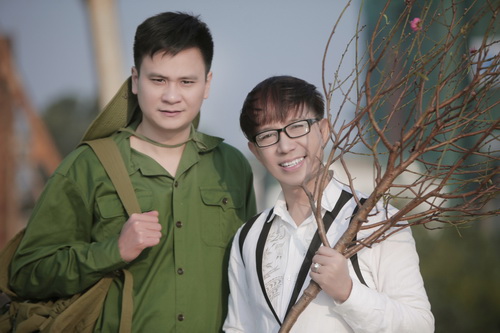 Long Nhật nhỏ bé trong vòng tay Công Dũng - 2