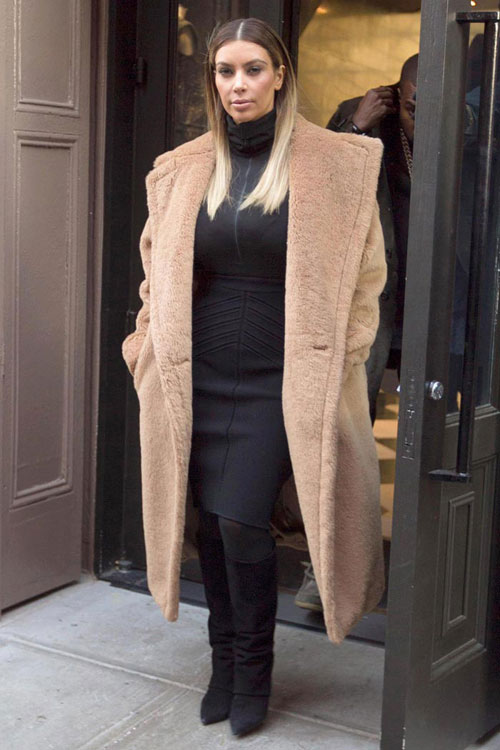 Mốt áo khoác nhàm chán của Kim Kardashian - 7
