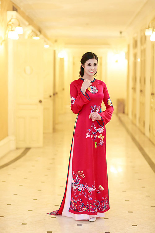 Ngọc Hân quot;thì thầmquot; cùng MC Lê Anh - 5