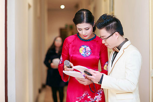 Ngọc Hân quot;thì thầmquot; cùng MC Lê Anh - 11