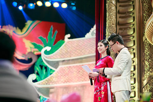 Ngọc Hân quot;thì thầmquot; cùng MC Lê Anh - 13