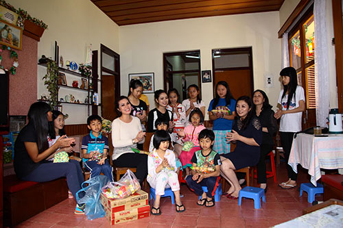 Quý bà Kim Hồng trẻ trung cưỡi ngựa - 16