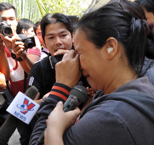 Bé trai bị bắt cóc: Bố mẹ xúc động nhận lại con - 1