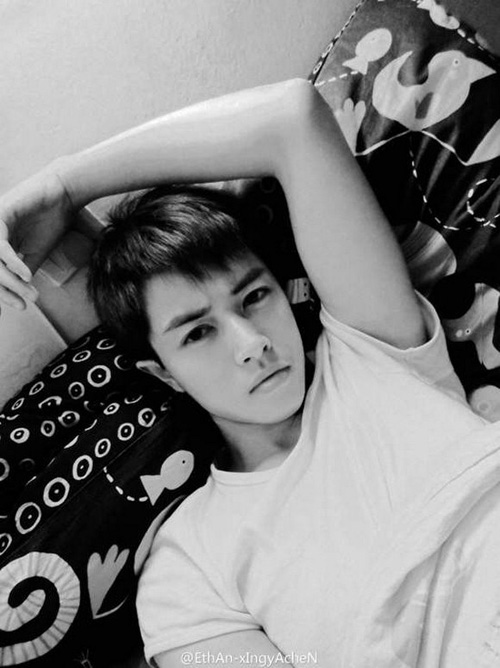 Cô nàng Trung Quốc đẹp trai ngỡ ngàng - 9