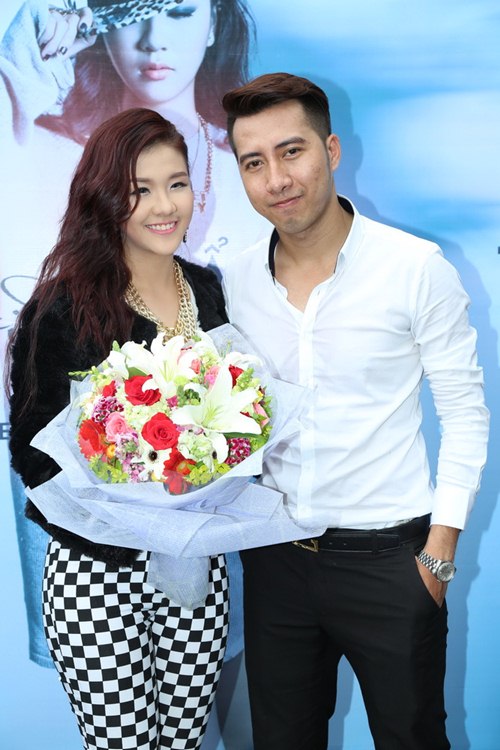 Diệp Lâm Anh tươi tắn mừng học trò Hồng Nhung - 4