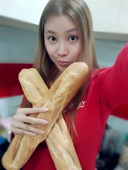 Hồ Quỳnh Hương mặt mộc gây bất ngờ - 1