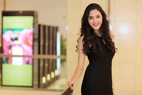 Á hậu Hoàng Anh bất ngờ thon gọn - 2