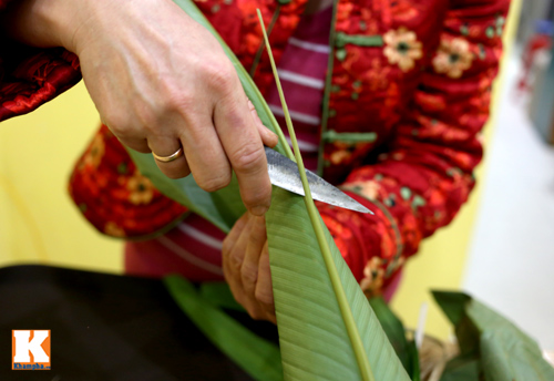 Cách gói bánh chưng không cần khuôn - 4