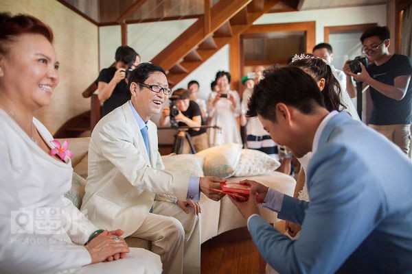 Toàn ảnh đám cưới Tiểu hoa đán Đồng Lệ Á - 1