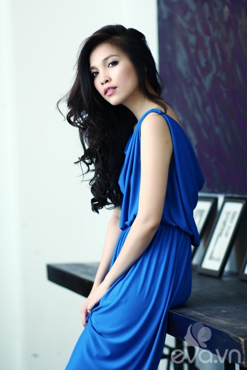 Hiền Thục tươi tắn với gấm lụa - 9