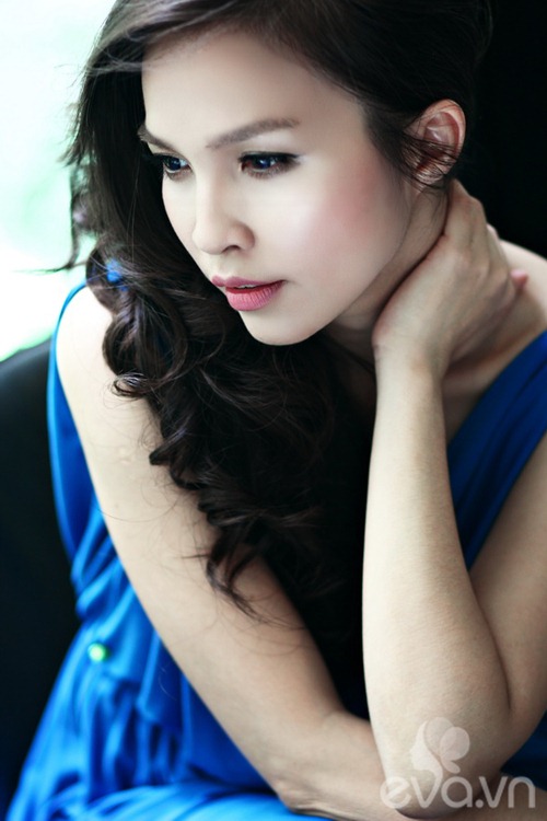 Hiền Thục tươi tắn với gấm lụa - 11