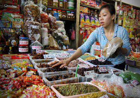 Cận Tết: Sức mua quot;lạnhquot;, giá cả lại quot;nóngquot; - 1