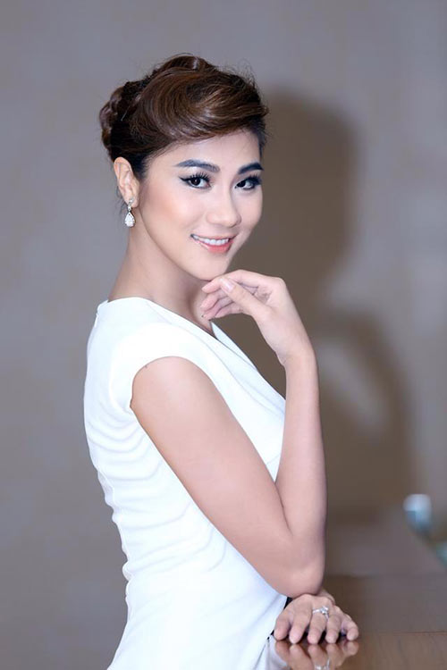 Lộ thiệp cưới của Ngọc Quyên và chồng bác sĩ - 8