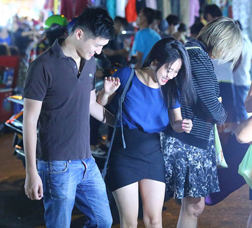 Diễm Hằng và người yêu đi chơi đêm ở Sài Gòn - 5