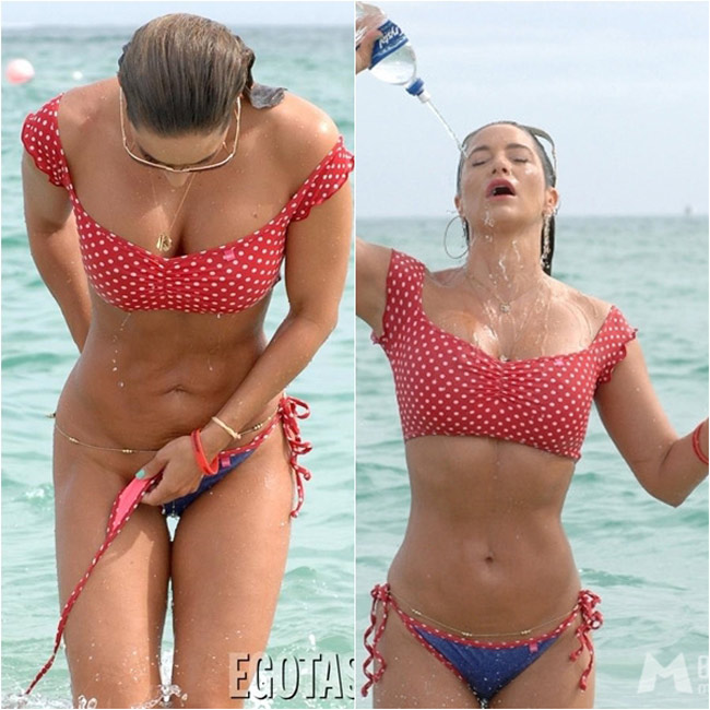 Chuyên gia thể dục Jennifer Nicole Lee là người đẹp thường xuyên gây thót tim bởi những màn tuột bikini.
