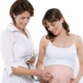 Bà bầu - Khi nào mẹ bầu phải đi khám thai ngay?