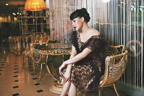Hồ Quỳnh Hương cô đơn trong cung điện - 9