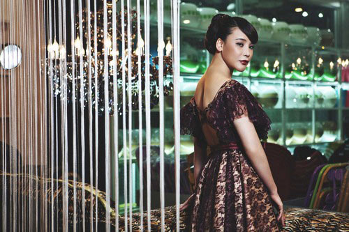 Hồ Quỳnh Hương cô đơn trong cung điện - 11