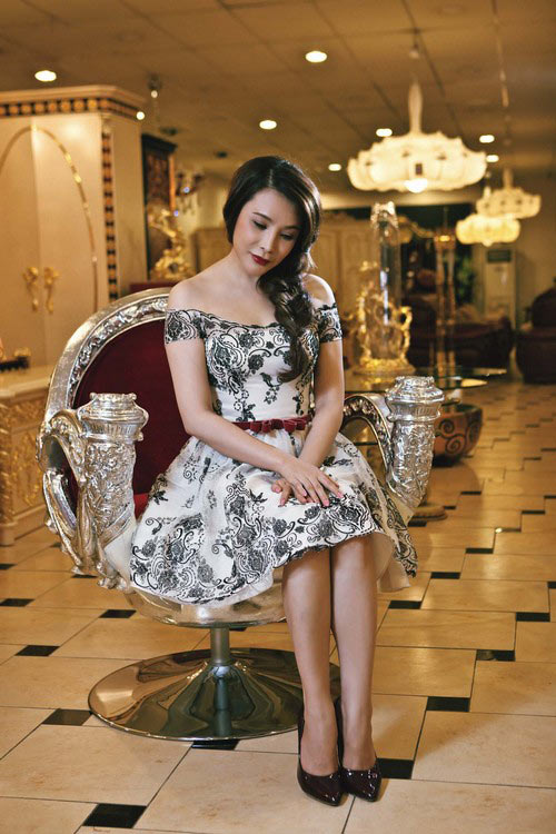Hồ Quỳnh Hương cô đơn trong cung điện - 12