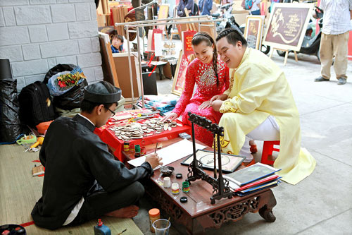 Bạn nhảy Tây của Hoàng Mập mê phong tục Tết Việt - 8