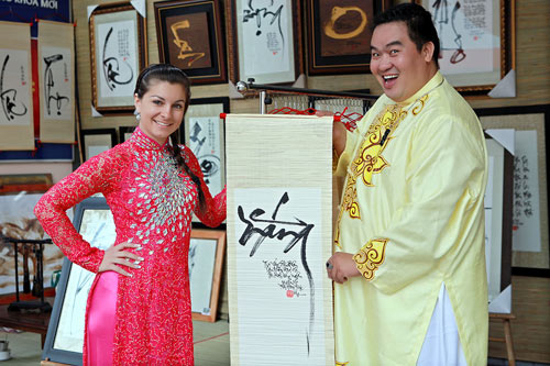 Bạn nhảy Tây của Hoàng Mập mê phong tục Tết Việt - 11