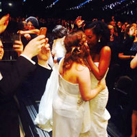 33 cặp đôi đồng tính cưới trên sâu khấu Grammy