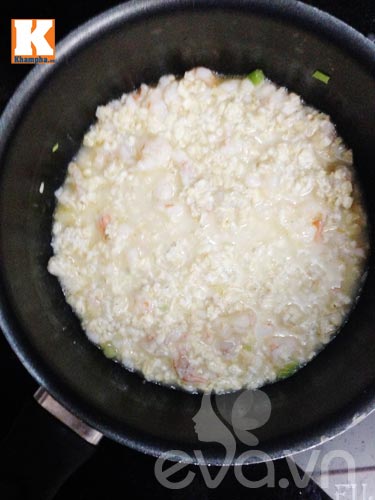 Cháo tôm đậu bắp con ăn dặm Tết - 8