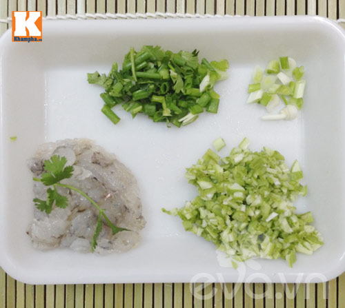 Cháo tôm đậu bắp con ăn dặm Tết - 4