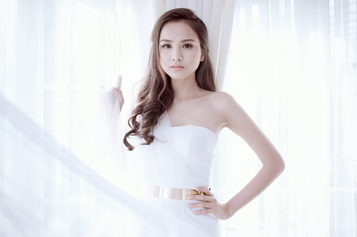 HH Diễm Hương đẹp như quot;nàng xuân thức giấcquot; - 9