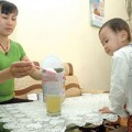 Làm mẹ - Con tăng cân nhờ nước cơm pha sữa?
