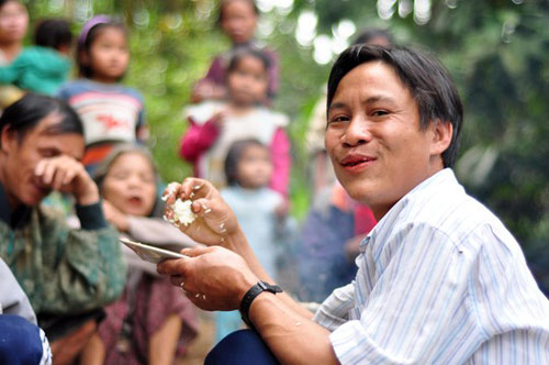 Cha con quot;người rừngquot;: Không ăn tết bằng chuột nướng nữa! - 4