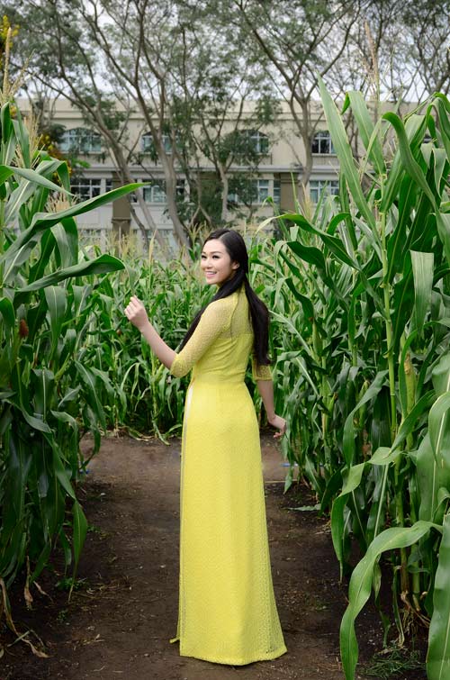 Khánh My quot;làm bạnquot; cùng rơm rạ ngày đầu năm - 9
