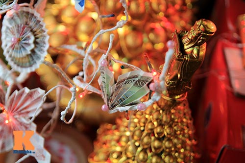 Dịch vụ đổi tiền lẻ tấp nập tại đền Bà Chúa Kho - 13