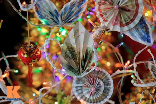 Dịch vụ đổi tiền lẻ tấp nập tại đền Bà Chúa Kho - 12