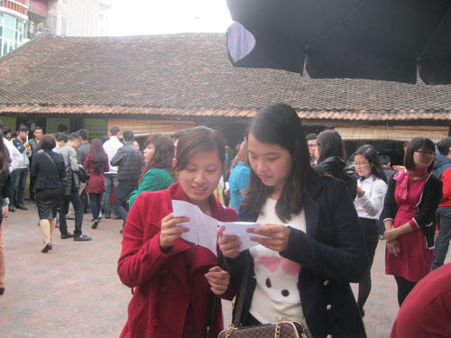 Đầu năm mới, dân đổ xô đi chùa dâng sao giải hạn - 9