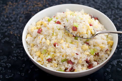 Cơm rang xúc xích ăn là thích! - 5