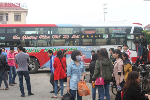 Xe khách 42 chỗ “nhồi” 85 khách - 1