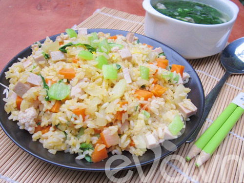 Cơm rang thập cẩm ngon như ngoài hàng - 12