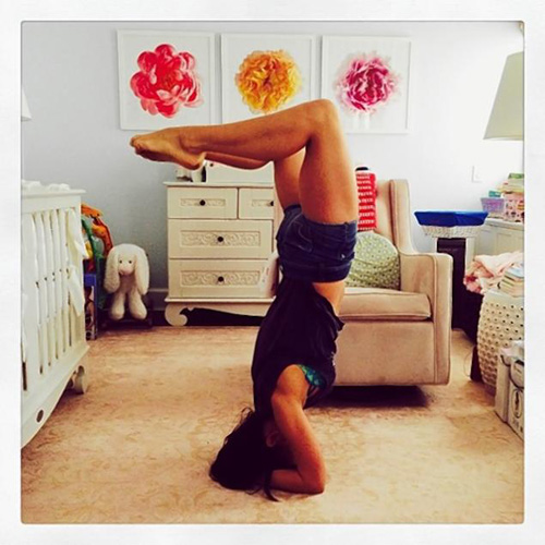 Biến việc nhà thành động tác Yoga dễ dàng - 10