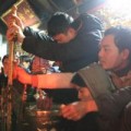 Tin tức - Khai ấn Đền Trần: Trèo lên bàn thờ để cầu may