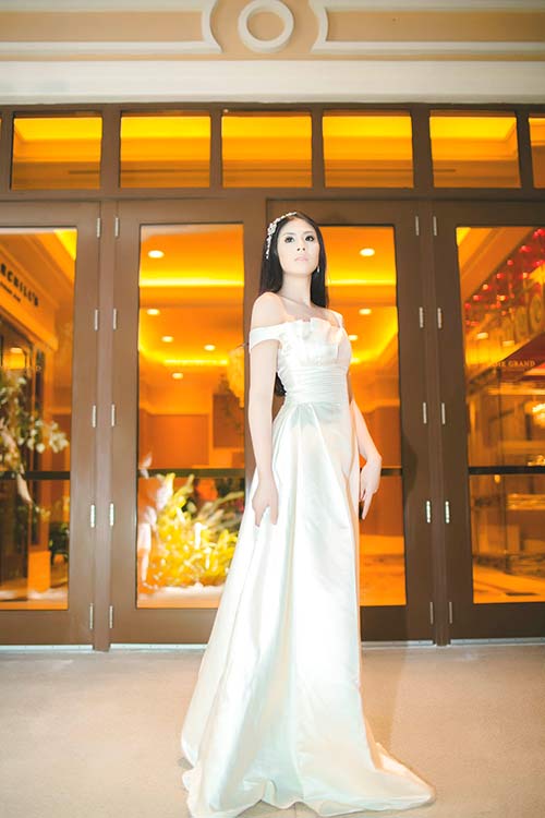 Ngọc Hân lộng lẫy dự tiệc với váy quot;cây nhà lá vườnquot; - 3