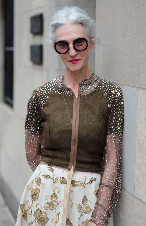 Xuýt xoa phong cách ngọt ngào của quý bà U70 - 2