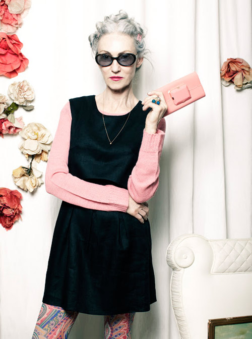 Xuýt xoa phong cách ngọt ngào của quý bà U70 - 8