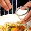 Sức khỏe - Ăn nhiều muối có thể gây béo phì và viêm nhiễm
