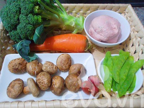 Canh nấm mọc nóng hổi ngọt thơm - 1