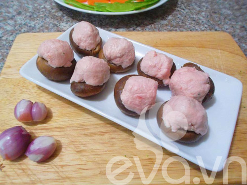 Canh nấm mọc nóng hổi ngọt thơm - 2