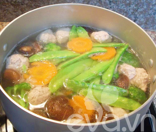 Canh nấm mọc nóng hổi ngọt thơm - 6