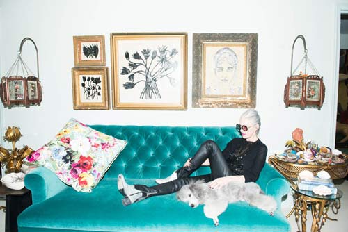 Đắm chìm trong tủ đồ lãng mạn của quý bà U70 - 1